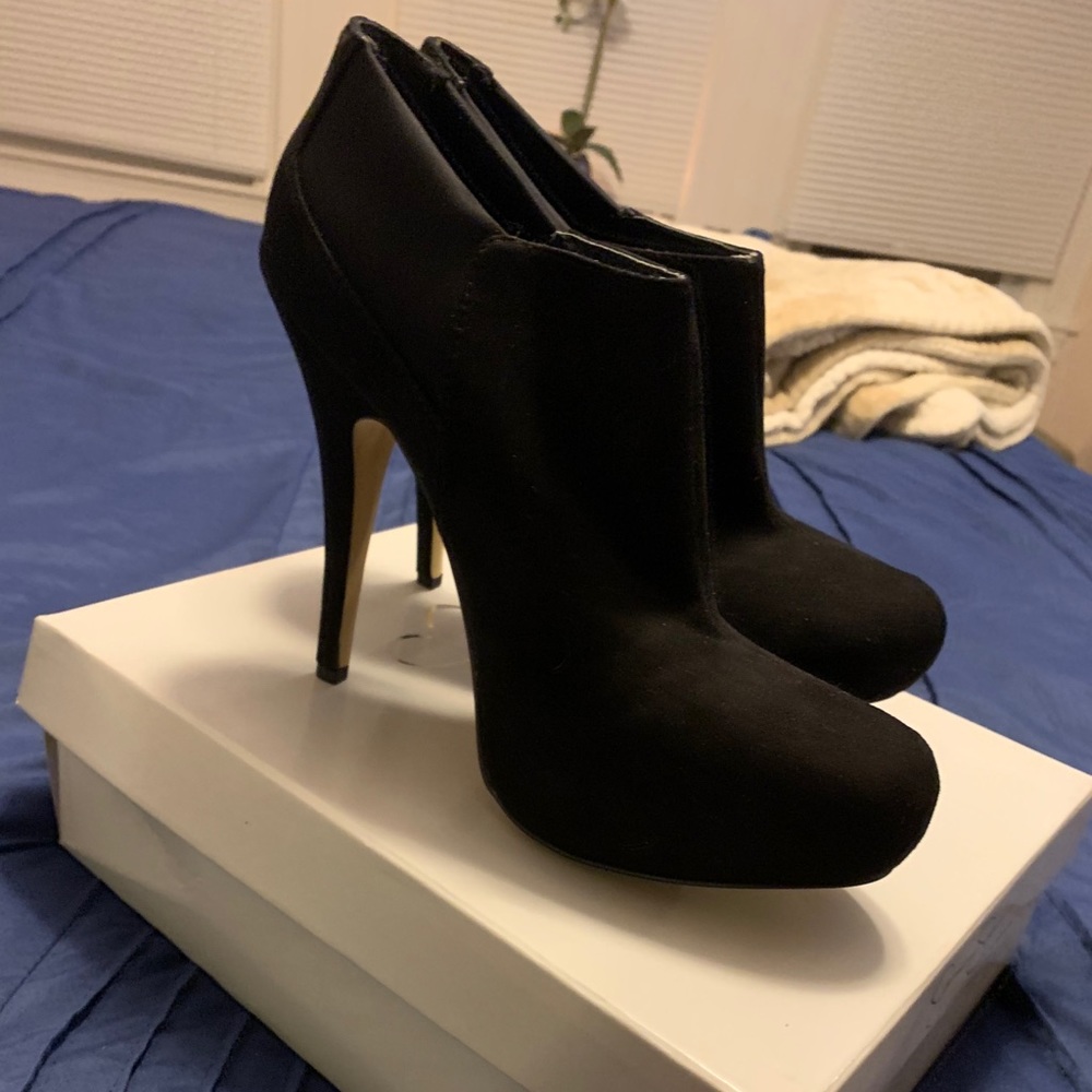 Black suede Jessica Simpson booties